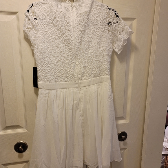 Nwt Lulu's white skater dress - Picture 4 of 4